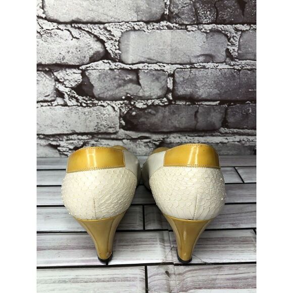 Salvatore Ferragamo Ivory Leather Snake Yellow Patent Dress Heels Women Sz 5B US - Picture 5 of 16